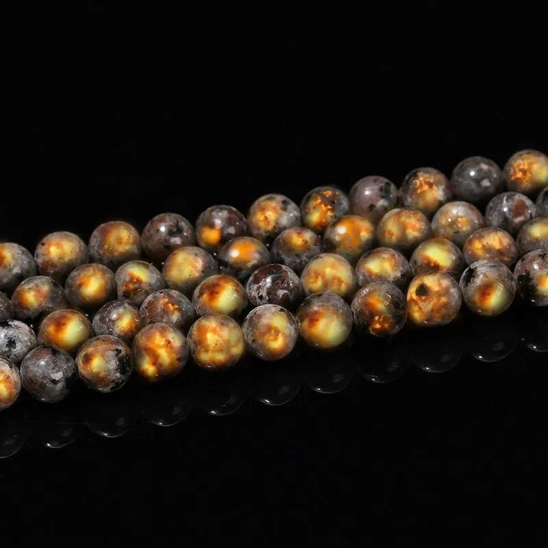 Drachenatem 🐉 Perlenarmband „Veränderungen unter UV-Licht“ Yooperlite