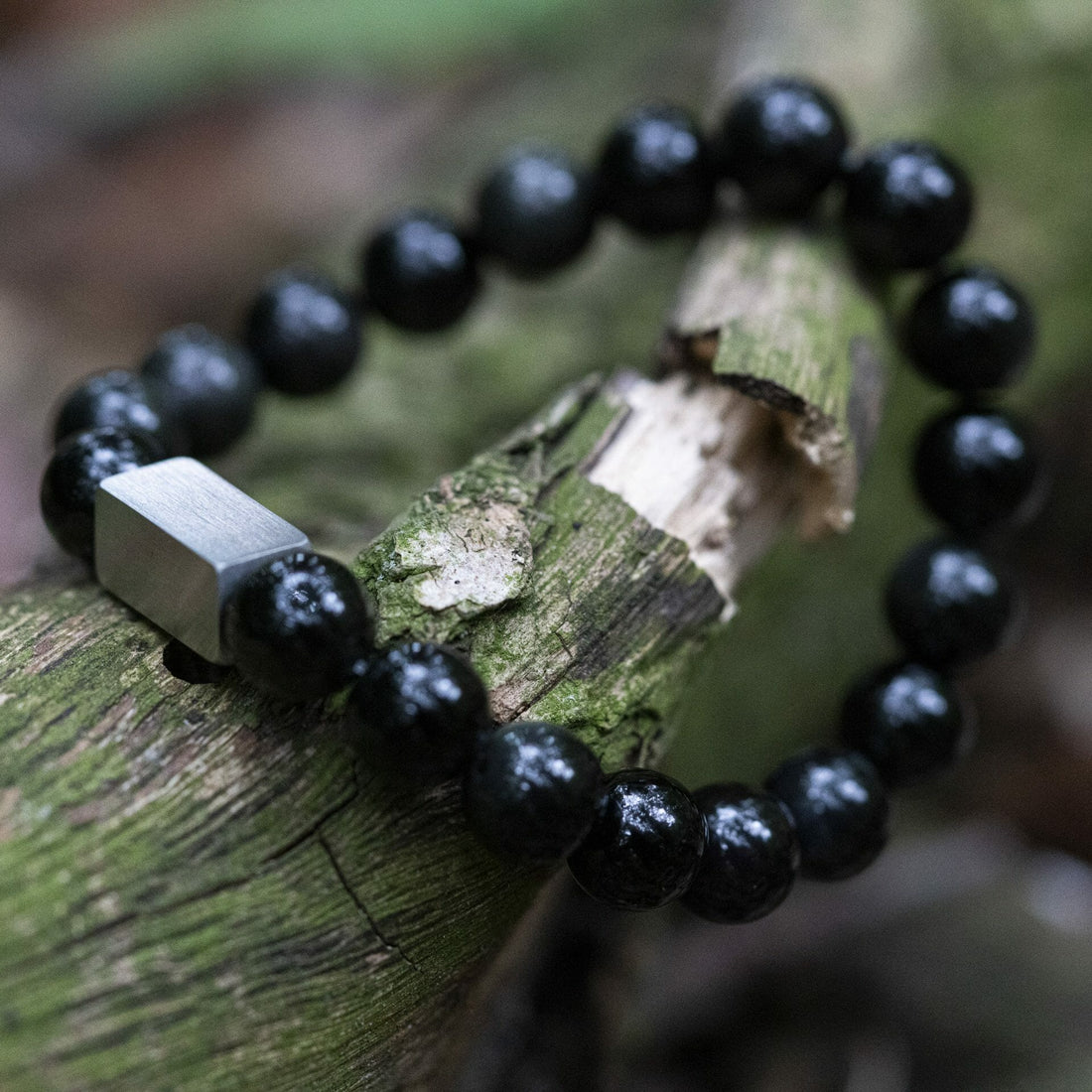 Glänzendes Perlenarmband aus „schwarzem Obsidian“ mit Grün-/Grautönen